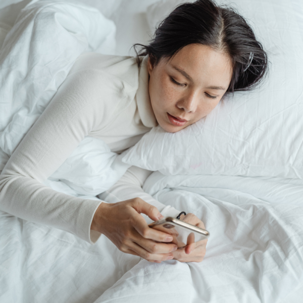 Why should you stop checking your phone in the morning?