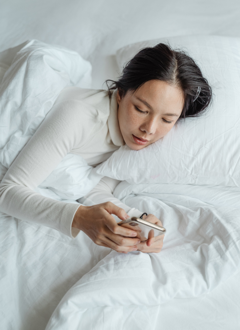 How to stop checking your phone in the morning (and what to do instead)